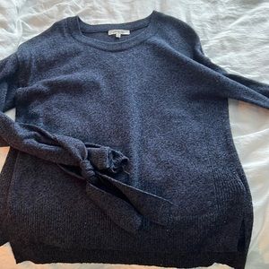 Navy madewell sweater with bow tied sleeves